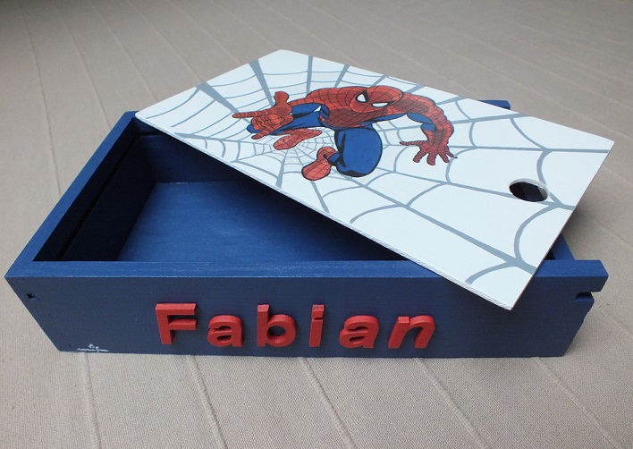 pudełko na kredki spiderman 1
