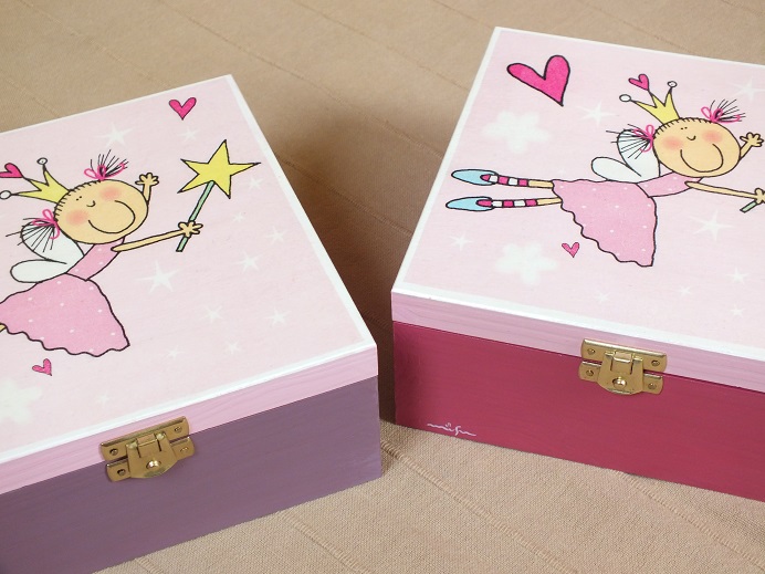 szkatułka księżniczka- siostry :) 4 przegródki
