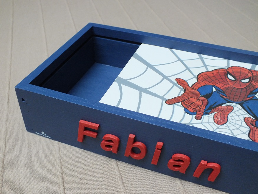pudełko na kredki spiderman 4