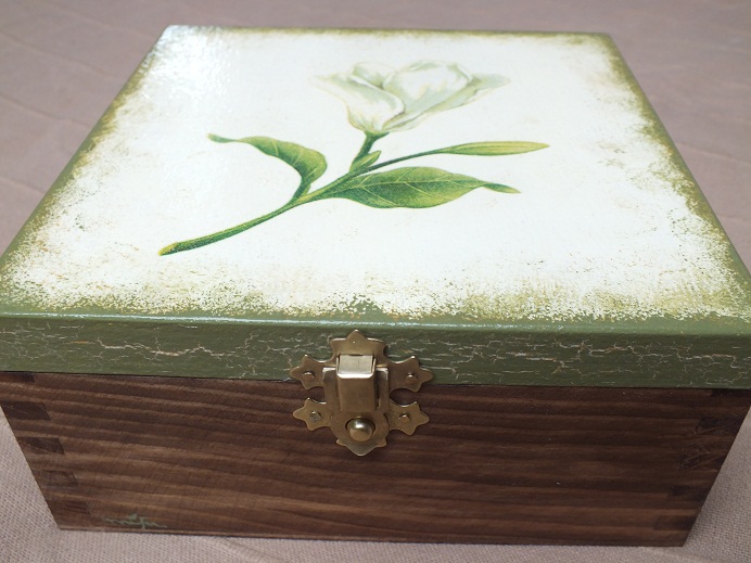 szkatułka biała magnolia